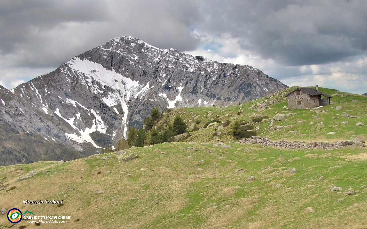 10 Baita di Campo e Pizzo di Roncobello....JPG